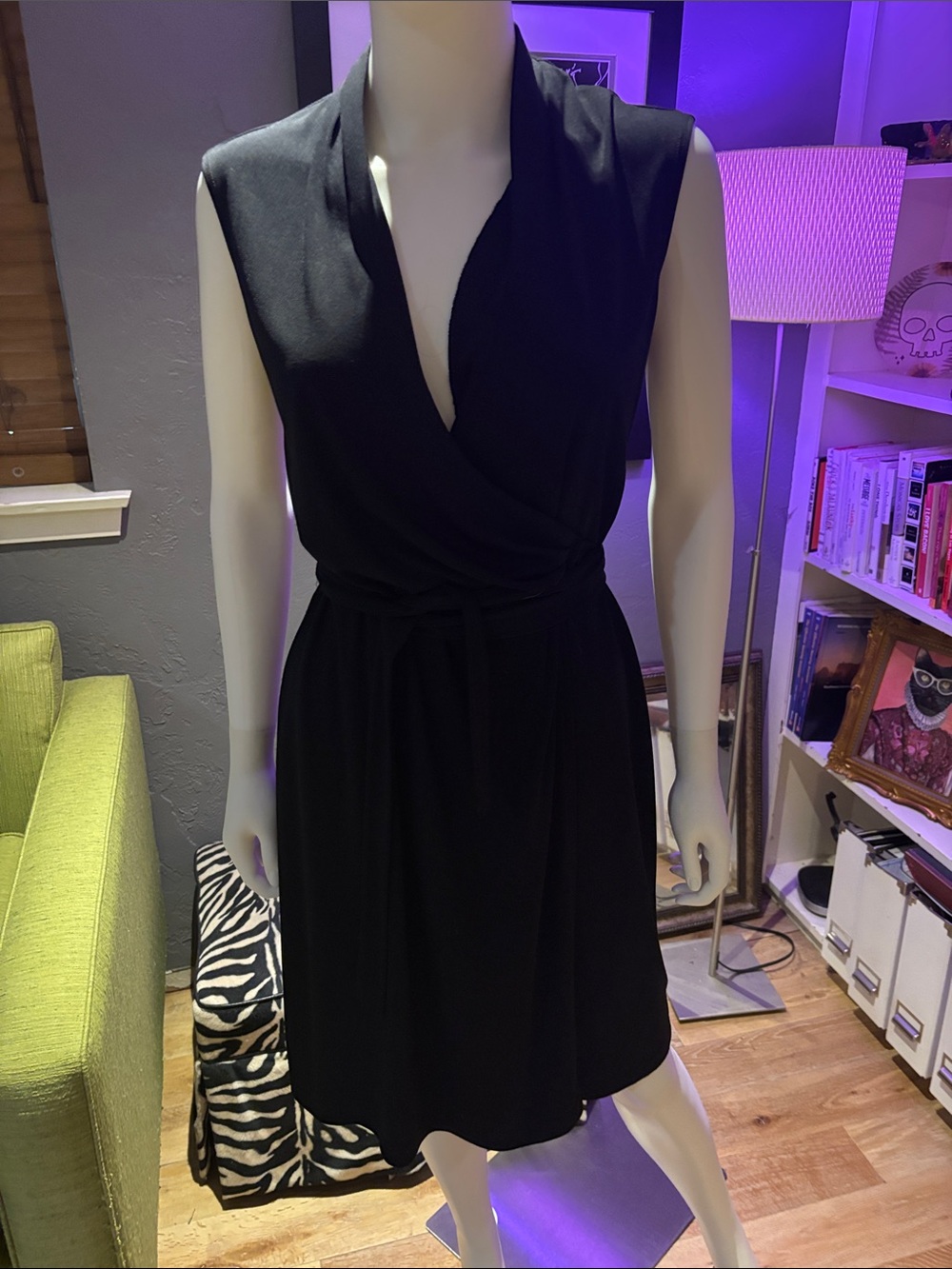 Source Unknown Black Sleeveless Wrap-Style Dress